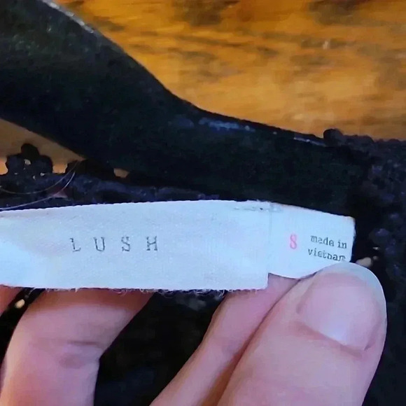 Lush Black Lace Top S - Picture 2 of 3